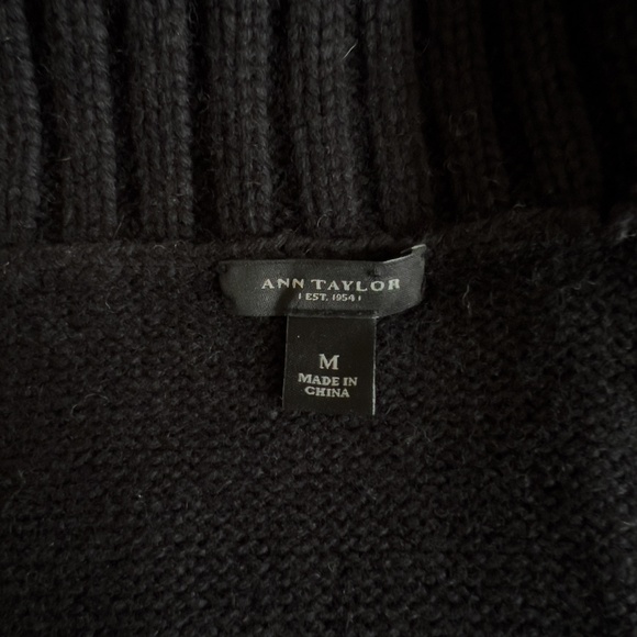 Ann Taylor Black and Cream Turtleneck Sweater - Picture 4 of 7